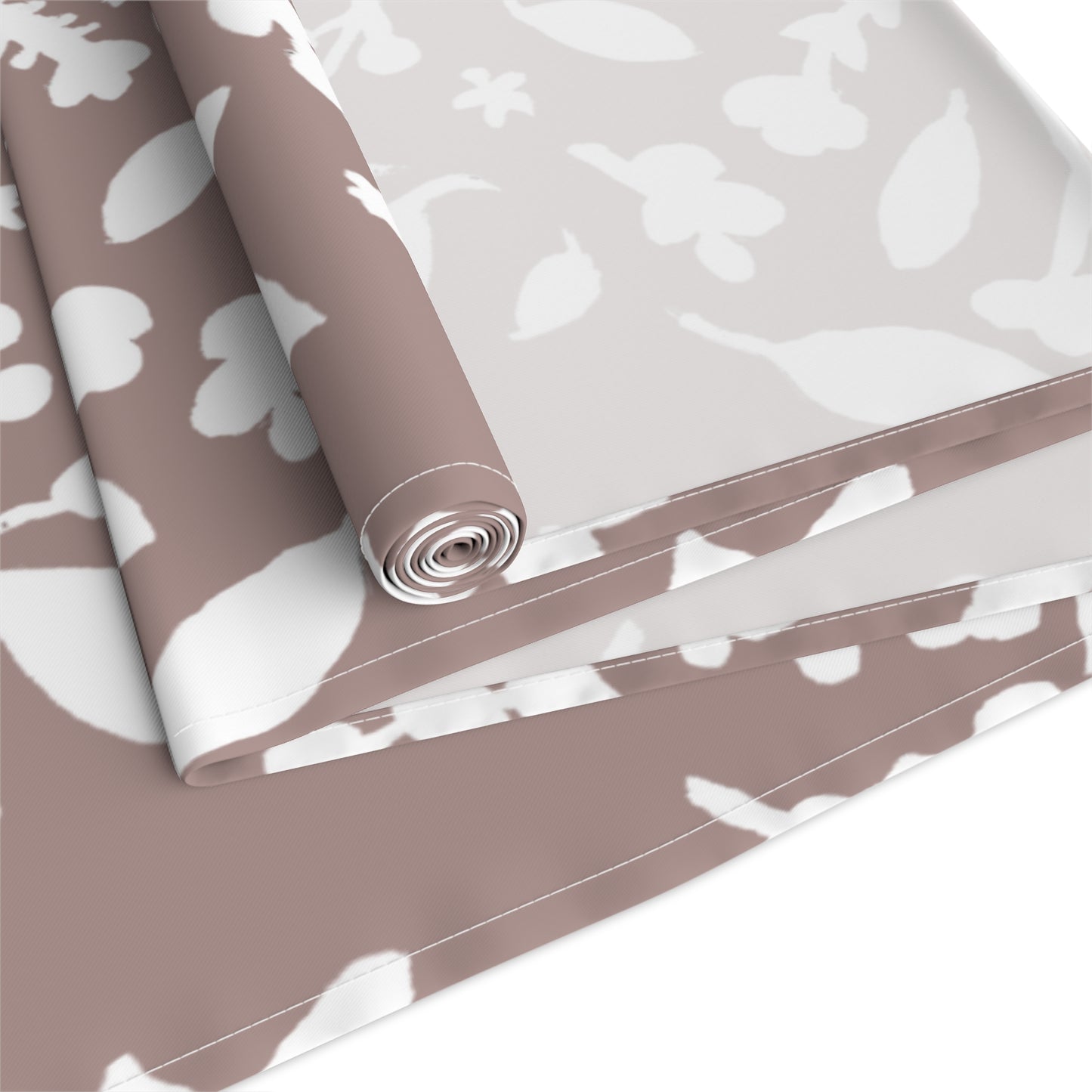 Frosted Rose Fall Foliage Table Runner (Cotton, Polyester)