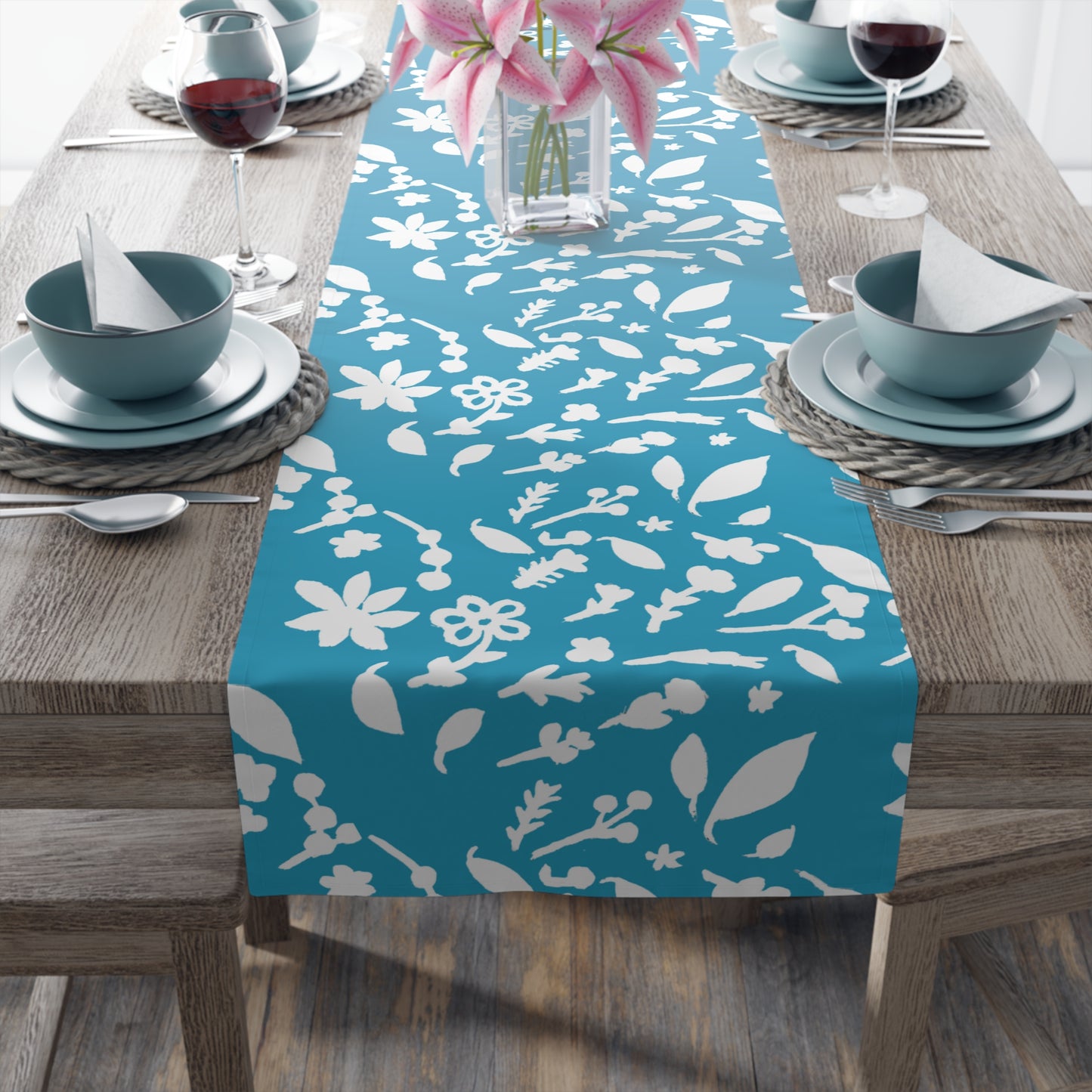 Turquoise Fall Foliage Table Runner (Cotton, Polyester)