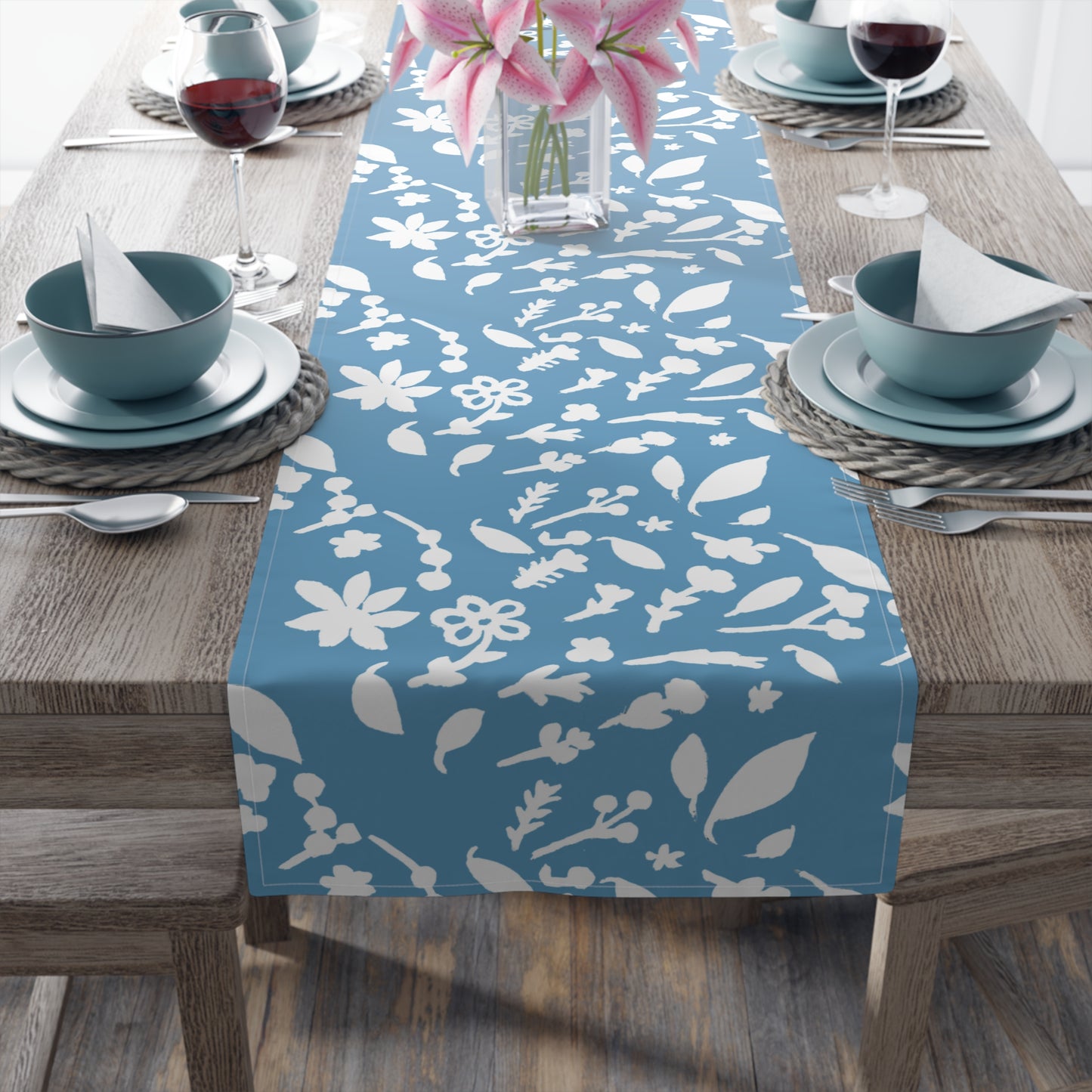 Turquoise Fall Foliage Table Runner (Cotton, Polyester)