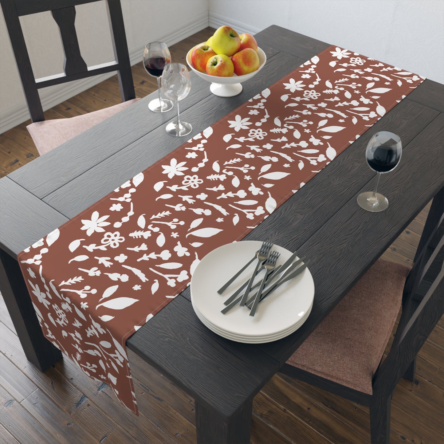 Chestnut Fall Foliage Table Runner (Cotton, Polyester)